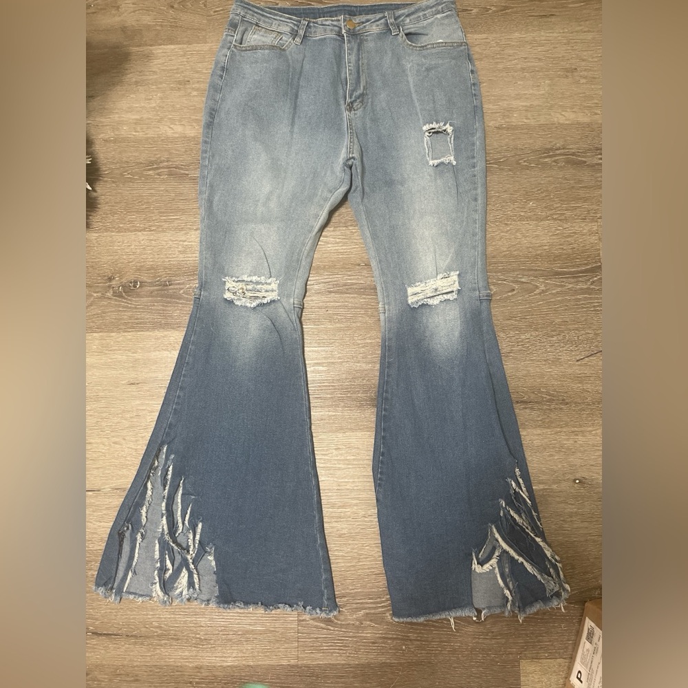 Distressed Flared Denim Jeans 👖